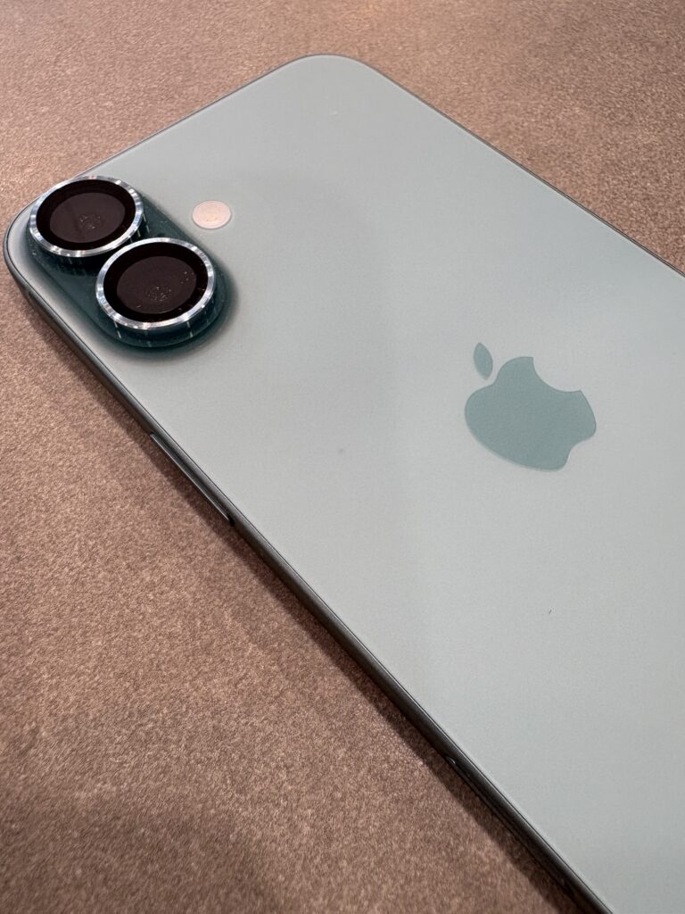 iPhone16　ティール