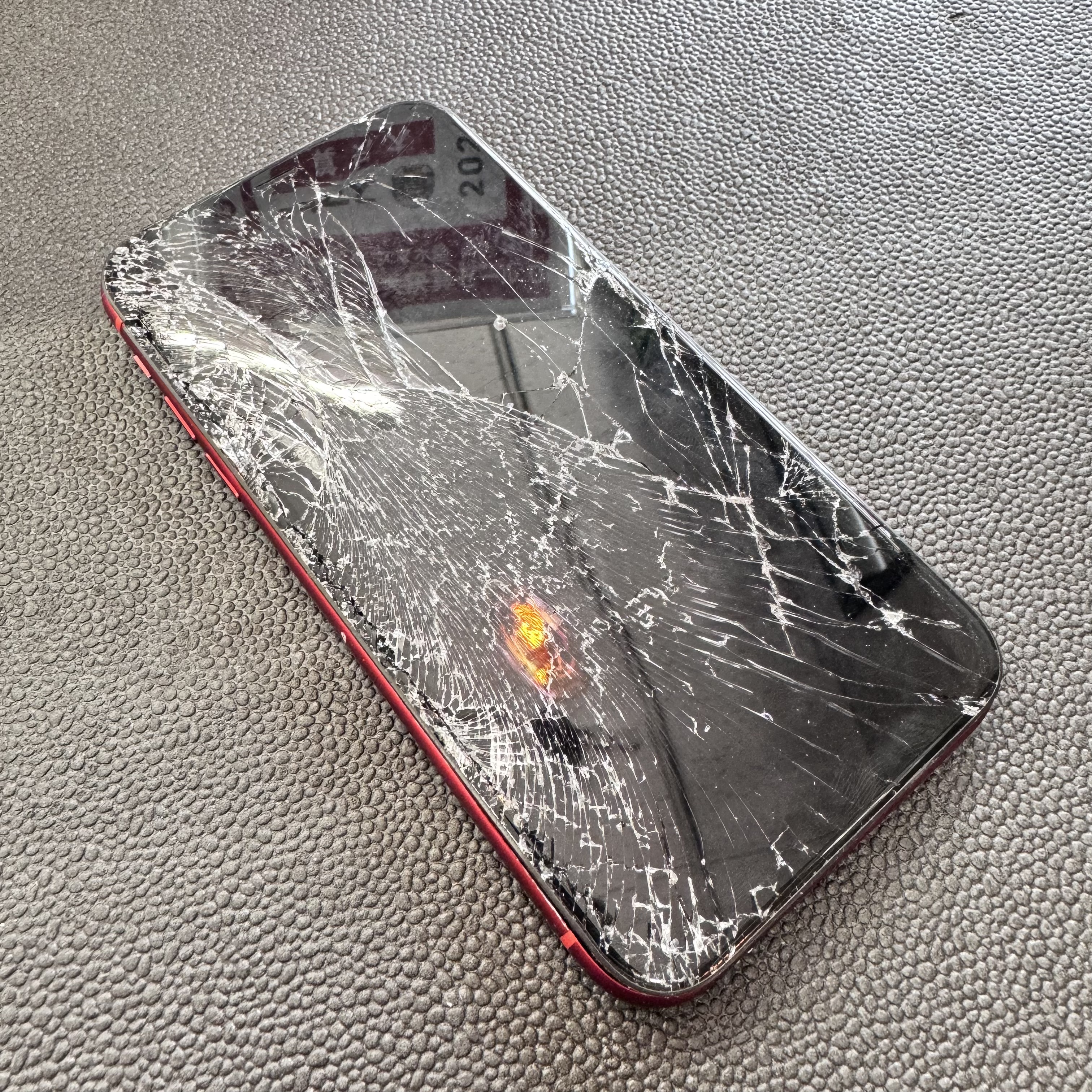 ＊送料無料＊ スマホ 画面割れ 修理 真空貼合器 iPhone Galaxy他 スマホの画面割れ諦めないで！画面修理はスマホ堂へ - スマホ堂高松